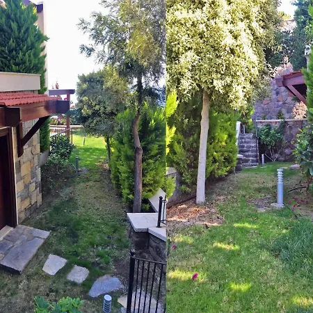 Havuzlu Villa *