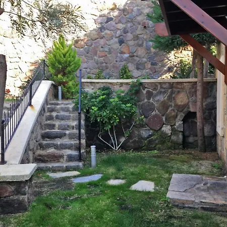Havuzlu Villa *